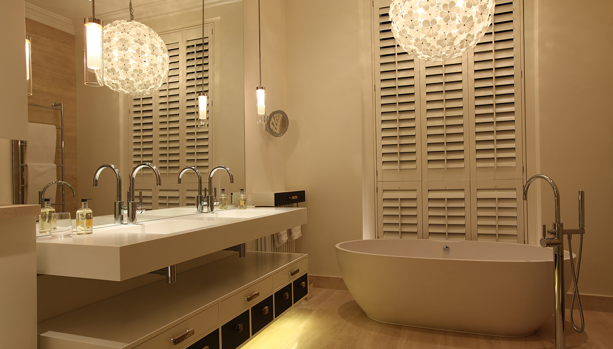 Contemporary-bathroom
